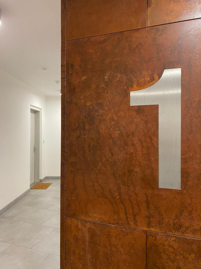 Lia Apartman - Private Parking Bratislava Exterior foto