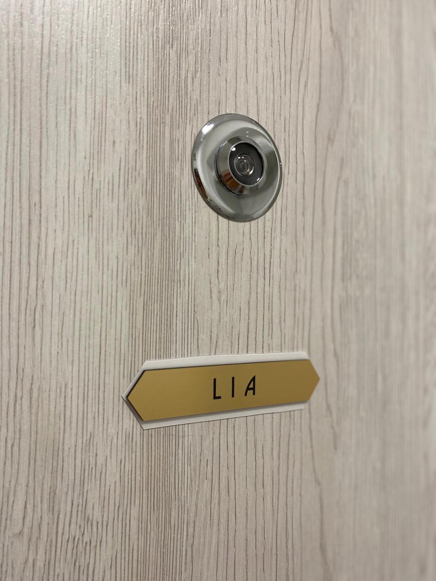 Lia Apartman - Private Parking Bratislava Exterior foto