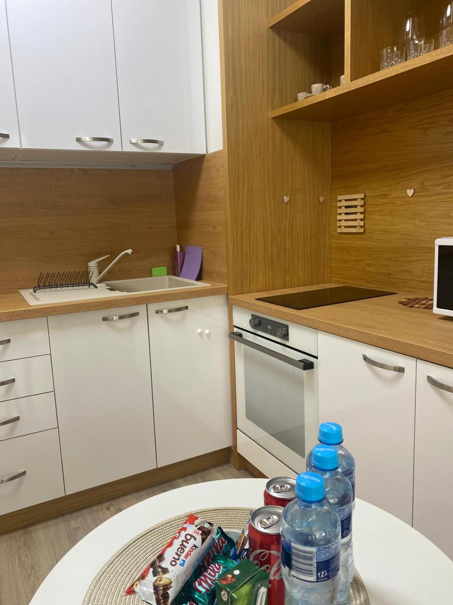 Lia Apartman - Private Parking Bratislava Exterior foto
